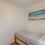 Apartament Two Bedroom Paris