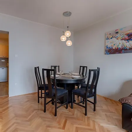 Apartament Two Bedroom Paris Rijeka