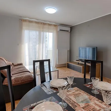 Two Bedroom Paris Rijeka