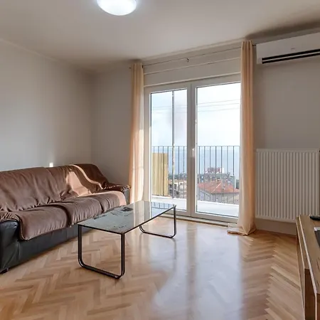 Apartment Two Bedroom Paris *