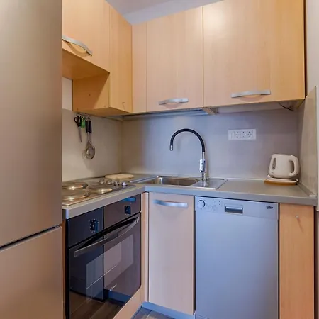 Apartment Two Bedroom Paris Rijeka