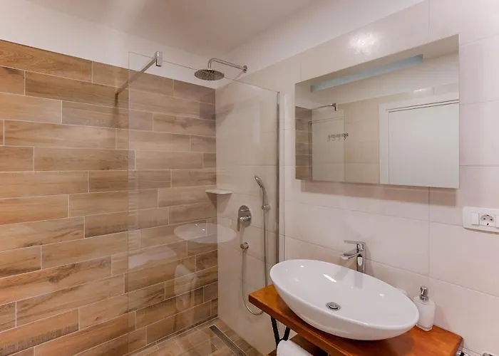 Two Bedroom Paris Lejlighed Rijeka
