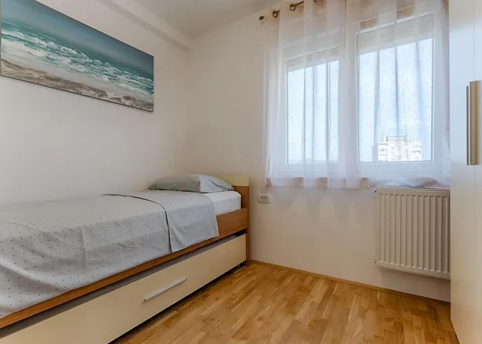 Two Bedroom Paris Rijeka